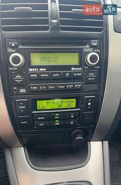 Внедорожник / Кроссовер Hyundai Tucson 2009 в 