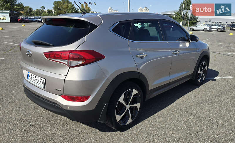 Позашляховик / Кросовер Hyundai Tucson 2016 в Києві