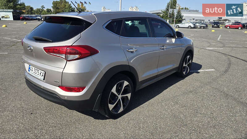 Позашляховик / Кросовер Hyundai Tucson 2016 в Києві