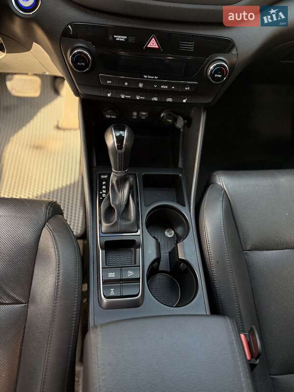 Внедорожник / Кроссовер Hyundai Tucson 2017 в Каменском фото 4 Внедорожник / Кроссовер Hyundai Tucson 2017 в Каменском