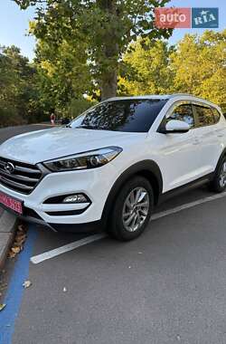 Внедорожник / Кроссовер Hyundai Tucson 2015 в Одессе