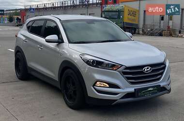 Внедорожник / Кроссовер Hyundai Tucson 2016 в 