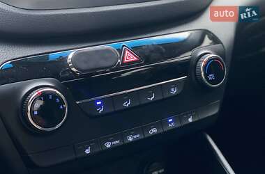 Внедорожник / Кроссовер Hyundai Tucson 2016 в 