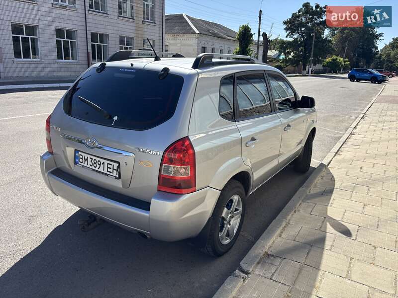 Позашляховик / Кросовер Hyundai Tucson 2005 в Ромнах фото 4 Позашляховик / Кросовер Hyundai Tucson 2005 в Ромнах