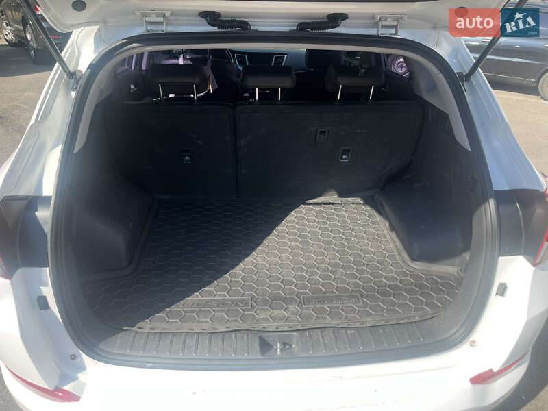 Позашляховик / Кросовер Hyundai Tucson 2015 в Кам'янському