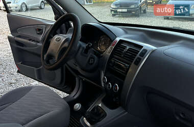 Внедорожник / Кроссовер Hyundai Tucson 2005 в 