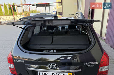 Внедорожник / Кроссовер Hyundai Tucson 2009 в 