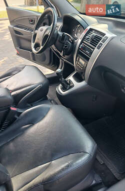 Внедорожник / Кроссовер Hyundai Tucson 2006 в 