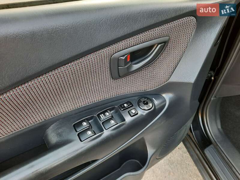 Позашляховик / Кросовер Hyundai Tucson 2007 в Полтаві фото 26 Позашляховик / Кросовер Hyundai Tucson 2007 в Полтаві