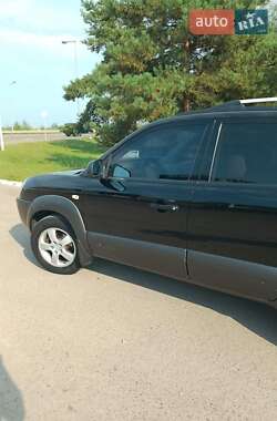 Внедорожник / Кроссовер Hyundai Tucson 2005 в  фото 11 Внедорожник / Кроссовер Hyundai Tucson 2005 в