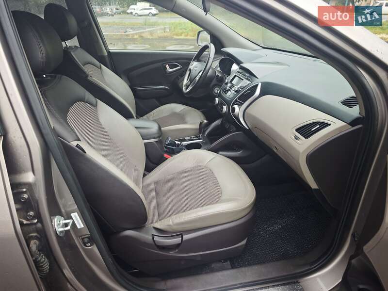 Внедорожник / Кроссовер Hyundai Tucson 2013 в Каменец-Подольском