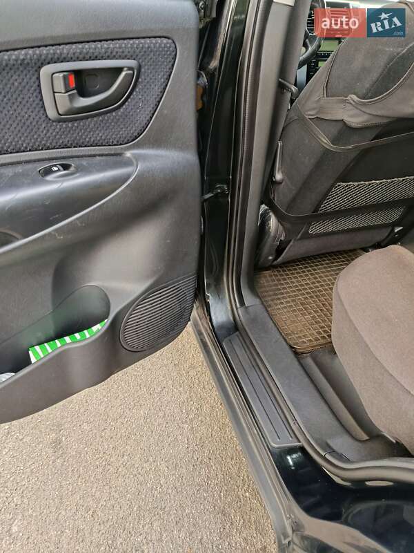 Позашляховик / Кросовер Hyundai Tucson 2008 в Києві