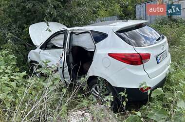 Внедорожник / Кроссовер Hyundai Tucson 2011 в 