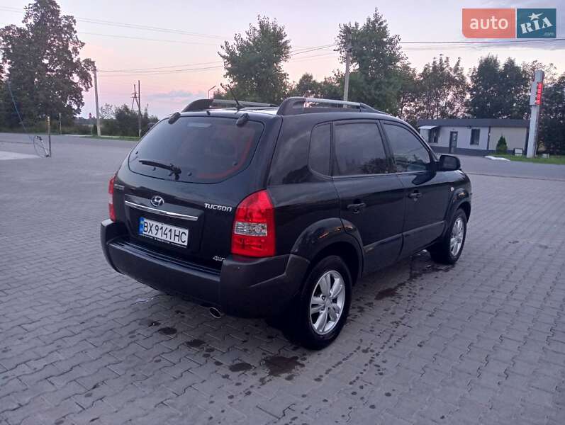 Позашляховик / Кросовер Hyundai Tucson 2011 в Антонінах