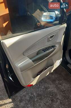 Внедорожник / Кроссовер Hyundai Tucson 2009 в 