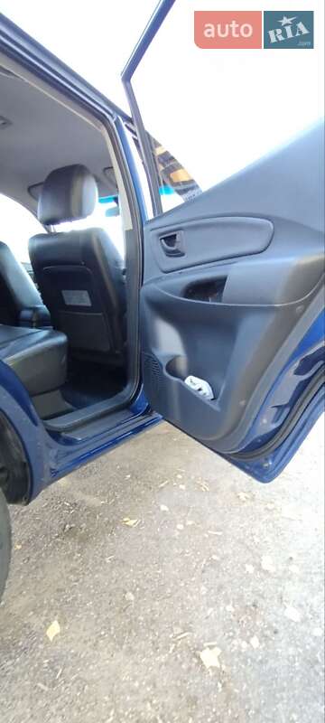 Позашляховик / Кросовер Hyundai Tucson 2006 в Тростянці