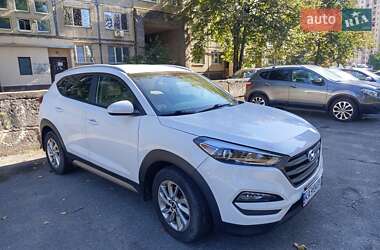 Внедорожник / Кроссовер Hyundai Tucson 2017 в 