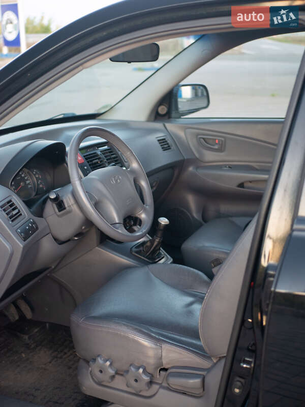 Позашляховик / Кросовер Hyundai Tucson 2006 в Хоролі фото 12 Позашляховик / Кросовер Hyundai Tucson 2006 в Хоролі