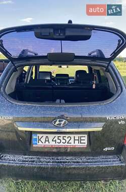 Внедорожник / Кроссовер Hyundai Tucson 2010 в 
