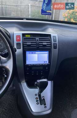 Внедорожник / Кроссовер Hyundai Tucson 2010 в 