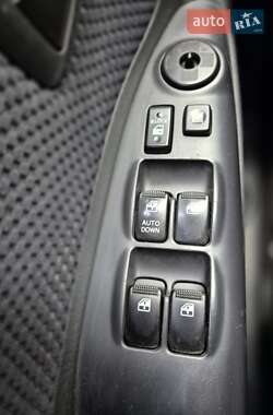 Внедорожник / Кроссовер Hyundai Tucson 2012 в 
