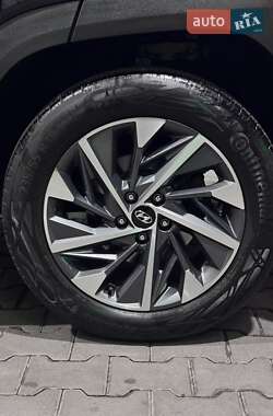 Внедорожник / Кроссовер Hyundai Tucson 2021 в 