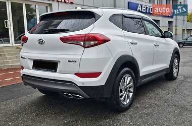 Внедорожник / Кроссовер Hyundai Tucson 2016 в 