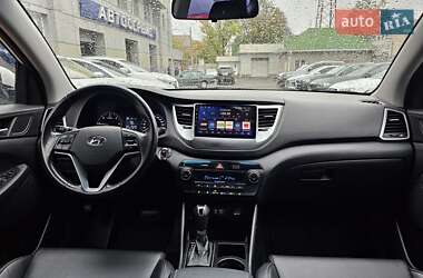 Внедорожник / Кроссовер Hyundai Tucson 2016 в 