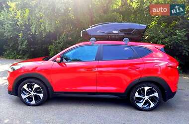 Внедорожник / Кроссовер Hyundai Tucson 2016 в 