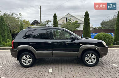 Внедорожник / Кроссовер Hyundai Tucson 2006 в 