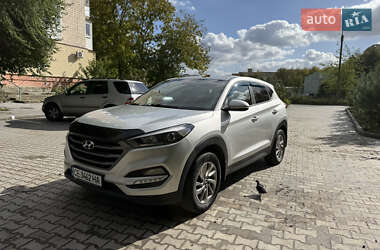 Позашляховик / Кросовер Hyundai Tucson 2016 в Чернівцях