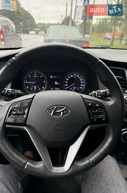 Позашляховик / Кросовер Hyundai Tucson 2016 в Чернівцях