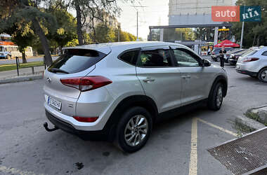 Позашляховик / Кросовер Hyundai Tucson 2016 в Чернівцях