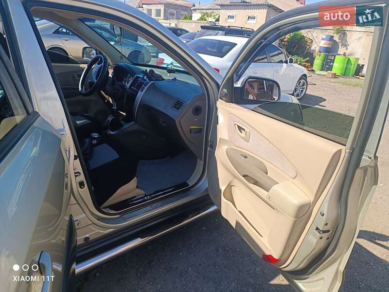 Позашляховик / Кросовер Hyundai Tucson 2005 в Павлограді фото 5 Позашляховик / Кросовер Hyundai Tucson 2005 в Павлограді