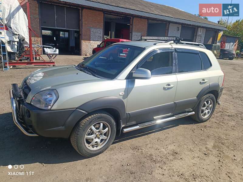 Позашляховик / Кросовер Hyundai Tucson 2005 в Павлограді фото 10 Позашляховик / Кросовер Hyundai Tucson 2005 в Павлограді