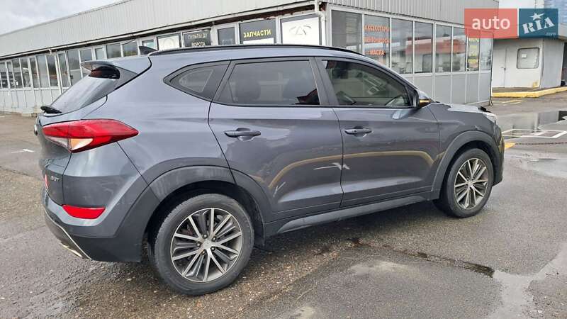 Позашляховик / Кросовер Hyundai Tucson 2016 в Києві