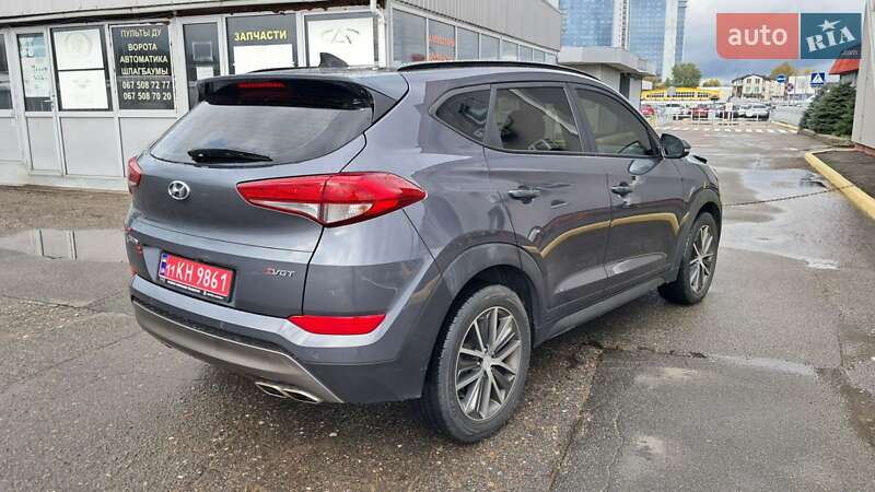 Позашляховик / Кросовер Hyundai Tucson 2016 в Києві