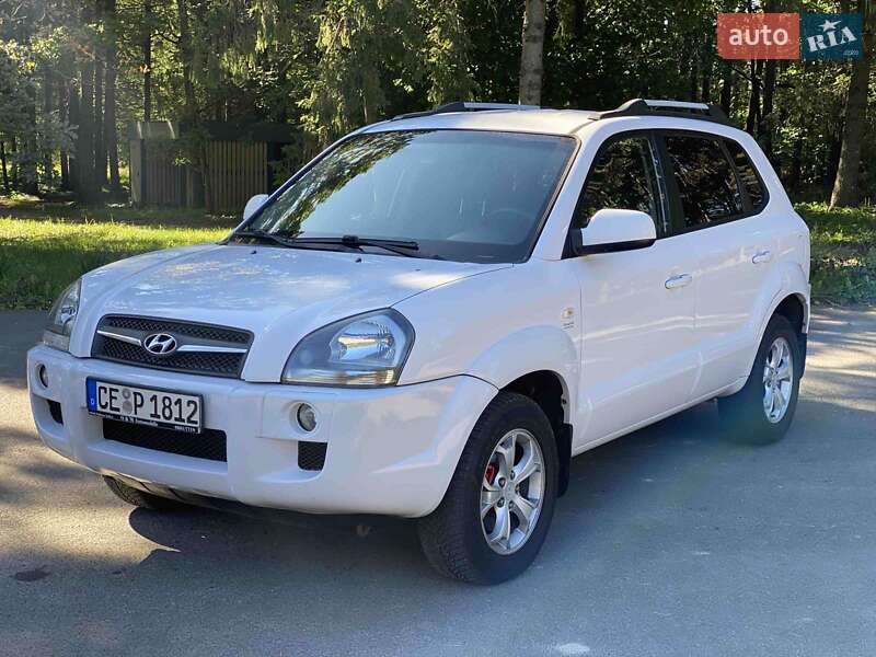 Внедорожник / Кроссовер Hyundai Tucson 2009 в 