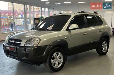 Внедорожник / Кроссовер Hyundai Tucson 2006 в 