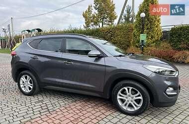 Внедорожник / Кроссовер Hyundai Tucson 2015 в 