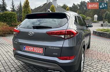 Внедорожник / Кроссовер Hyundai Tucson 2015 в 