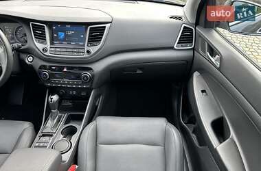 Внедорожник / Кроссовер Hyundai Tucson 2015 в 