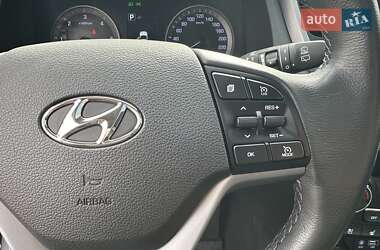 Внедорожник / Кроссовер Hyundai Tucson 2015 в 