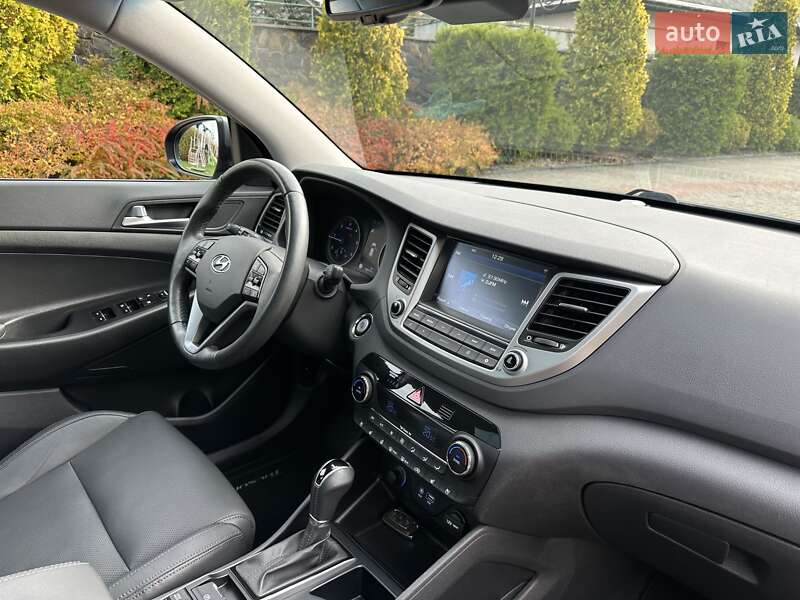Позашляховик / Кросовер Hyundai Tucson 2015 в Луцьку
