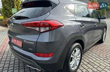 Внедорожник / Кроссовер Hyundai Tucson 2015 в 