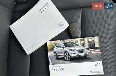 Внедорожник / Кроссовер Hyundai Tucson 2015 в 