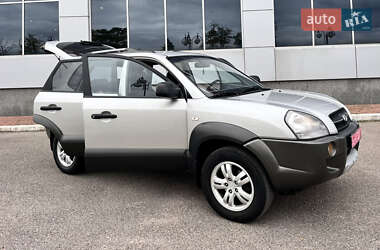Внедорожник / Кроссовер Hyundai Tucson 2007 в 