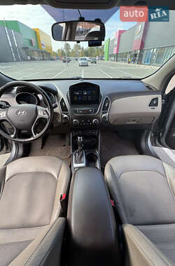 Внедорожник / Кроссовер Hyundai Tucson 2014 в 
