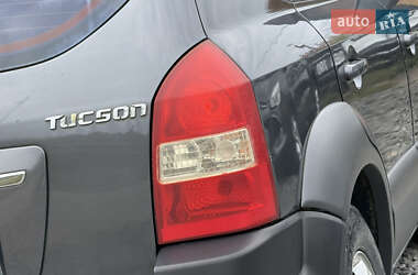 Внедорожник / Кроссовер Hyundai Tucson 2009 в 