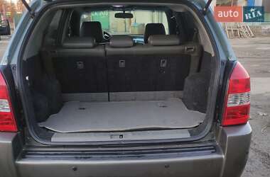 Внедорожник / Кроссовер Hyundai Tucson 2006 в 